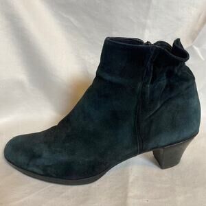 Munro Alfie Black Suede Booties Boots Shoes Block Heel Womens Size 8.5